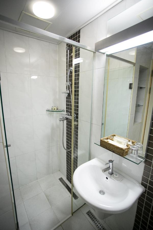 Hotel Hu Incheon Airport Екстер'єр фото